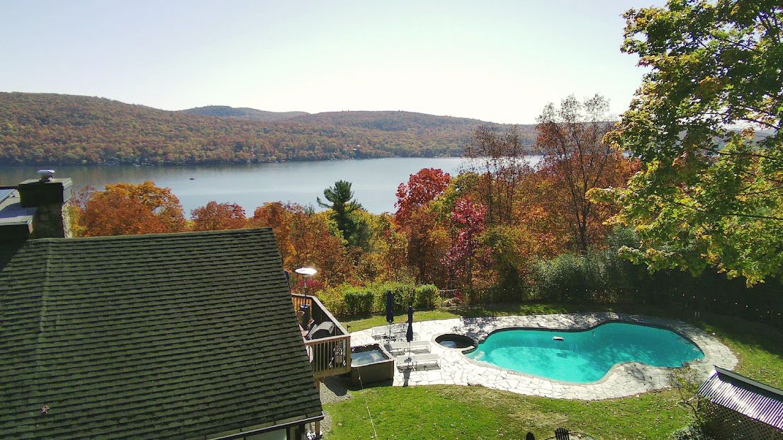 Greenwood Lake Outlook pool and lake view in autumn